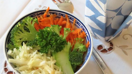 min-diaetists-blandet-broccolisalat-med-hvidloegs-persillemarinade-thumbnail